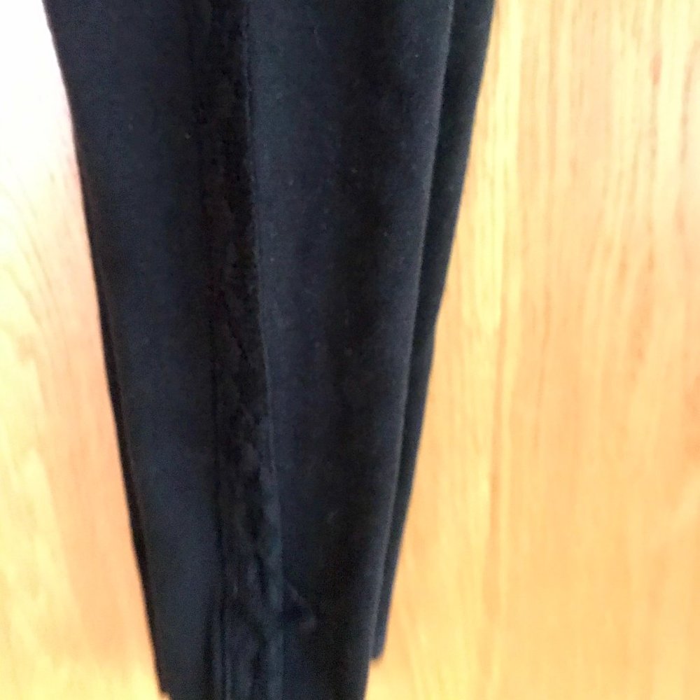 PINK Victoria's Secret Black Lace-Trimmed Leggings - Picture 2 of 5